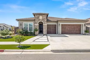 1734 N Pk Ave, Clovis, CA 93619 - Photo 1