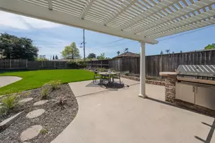 3210 Fieldcrest Dr, Sacramento, CA 95821 - Photo 44