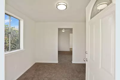 124 S Fresno Avenue, Stockton, CA 95203 - Photo 2