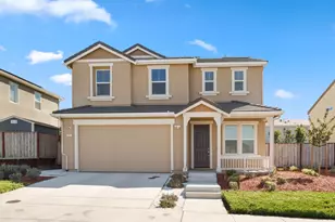 2051 Camden St, Hollister, CA 95023 - Photo 2