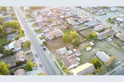 1319 F Street, Livingston, CA 95334 - Photo 1