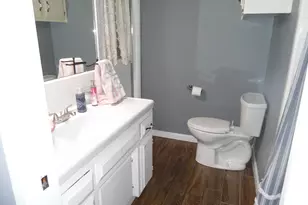 905 Charter Oaks Ct, Bakersfield, CA 93309 - Photo 12