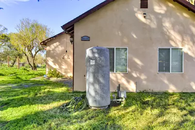 9835 Harvey Road, Galt, CA 95632 - Photo 44