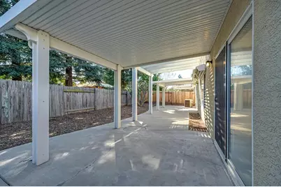 9052 Pembridge Drive, Elk Grove, CA 95624 - Photo 32