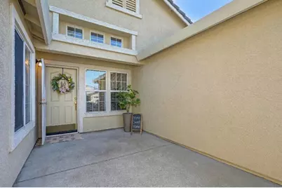 9052 Pembridge Drive, Elk Grove, CA 95624 - Photo 2