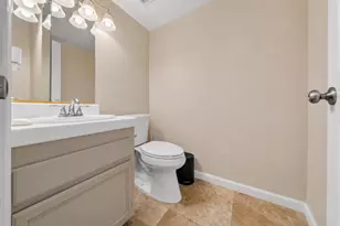 6012 Laguna Park Dr, Elk Grove, CA 95758 - Photo 16