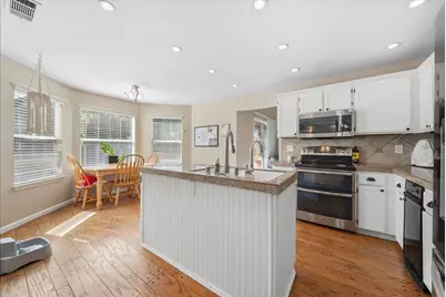 6012 Laguna Park Drive, Elk Grove, CA 95758 - Photo 10