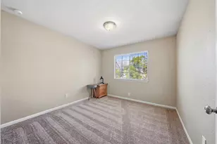 6012 Laguna Park Dr, Elk Grove, CA 95758 - Photo 22