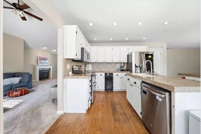 6012 Laguna Park Drive, Elk Grove, CA 95758 - Photo 8