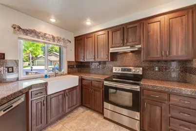 4520 Candle Court, Elk Grove, CA 95758 - Photo 16