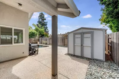 4520 Candle Court, Elk Grove, CA 95758 - Photo 42
