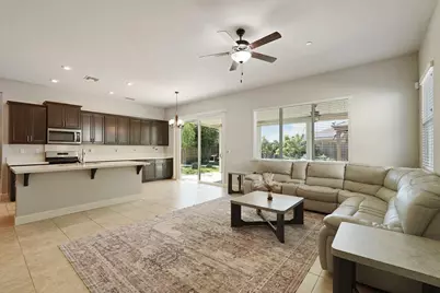 1093 Dimaggio Way, Galt, CA 95632 - Photo 6