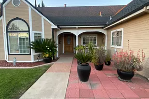 345 Riviera Way, Turlock, CA 95382 - Photo 2