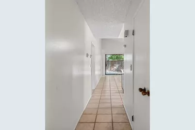8187 La Riviera Drive, Sacramento, CA 95826 - Photo 10