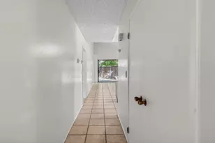 8187 La Riviera Dr, Sacramento, CA 95826 - Photo 10