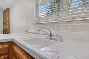 8187 La Riviera Dr, Sacramento, CA 95826 - Photo 18