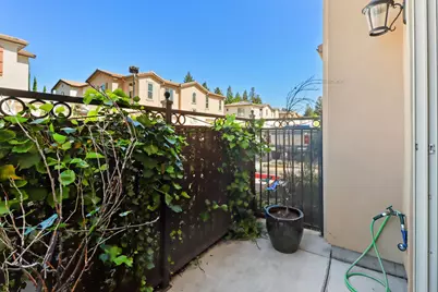 2500 Villa Terrace Lane, Sacramento, CA 95825 - Photo 32