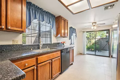 8137 Rose Vine Lane, Fair Oaks, CA 95628 - Photo 12