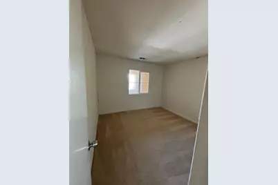 2385 S Creekside Drive, Los Banos, CA 93635 - Photo 18