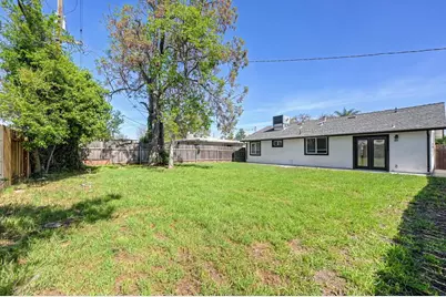 830 Fairway Drive, West Sacramento, CA 95605 - Photo 12