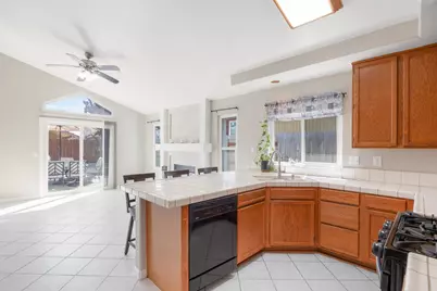 4809 Winter Oak Way, Antelope, CA 95843 - Photo 10