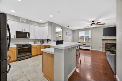 8328 Cantwell Drive, Elk Grove, CA 95624 - Photo 16