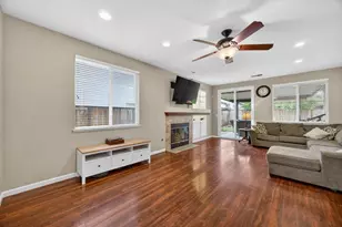 8328 Cantwell Dr, Elk Grove, CA 95624 - Photo 12