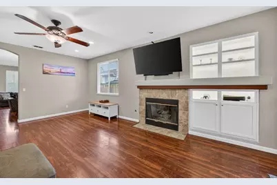 8328 Cantwell Drive, Elk Grove, CA 95624 - Photo 14