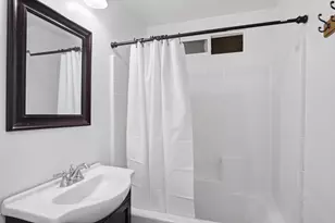 2025 Stoneglen Dr, Newman, CA 95360 - Photo 16