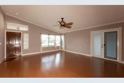 8949 Laguna Place Way, Elk Grove, CA 95758 - Photo 8