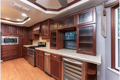 8949 Laguna Place Way, Elk Grove, CA 95758 - Photo 12