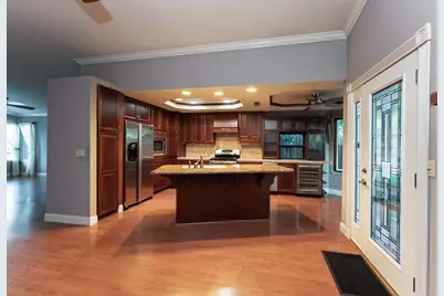 8949 Laguna Place Way, Elk Grove, CA 95758 - Photo 10