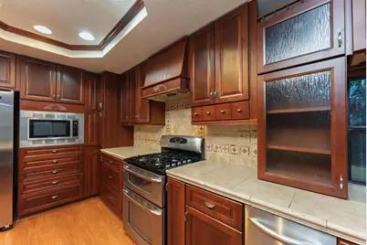 8949 Laguna Place Way, Elk Grove, CA 95758 - Photo 14