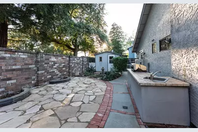 8949 Laguna Place Way, Elk Grove, CA 95758 - Photo 6