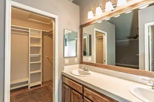 8949 Laguna Pl Way, Elk Grove, CA 95758 - Photo 32