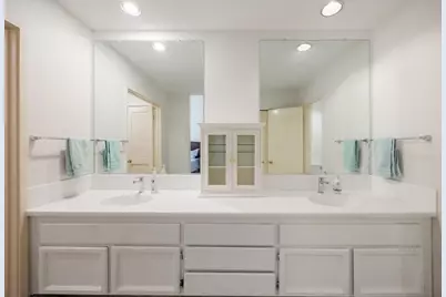 11305 Sutters Mill Circle, Gold River, CA 95670 - Photo 32