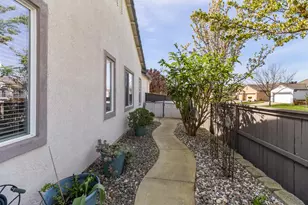 9501 Misty Cove Ln, Elk Grove, CA 95758 - Photo 52