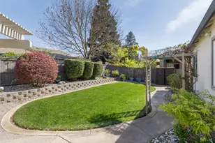 9501 Misty Cove Ln, Elk Grove, CA 95758 - Photo 46