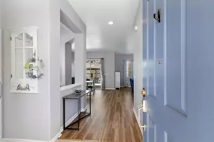 9501 Misty Cove Ln, Elk Grove, CA 95758 - Photo 6