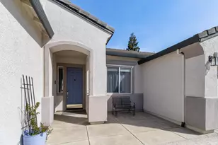 9501 Misty Cove Ln, Elk Grove, CA 95758 - Photo 4