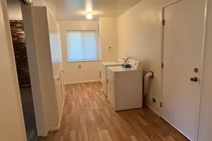 2371 Glen Ellen Cir, Sacramento, CA 95822 - Photo 8