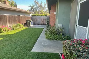2371 Glen Ellen Cir, Sacramento, CA 95822 - Photo 16