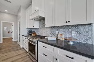 9467 E Jahant Rd, Acampo, CA 95220 - Photo 8