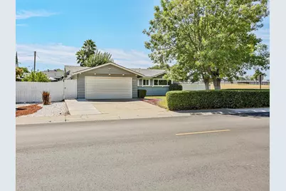 5851 Shenandoah Drive, Sacramento, CA 95841 - Photo 4