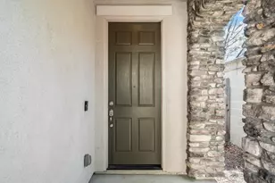 197 Cinema St, Sacramento, CA 95823 - Photo 4