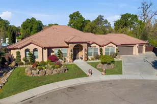 10717 Goldsborough Cir, Oakdale, CA 95361 - Photo 2