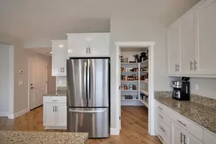 1080 Mariners Dr, Lathrop, CA 95330 - Photo 10