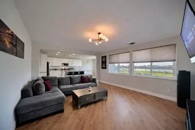 1080 Mariners Dr, Lathrop, CA 95330 - Photo 8