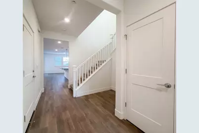 8292 Triplefin Way, Elk Grove, CA 95757 - Photo 18