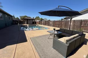 6949 Franela Way, Citrus Heights, CA 95621 - Photo 2